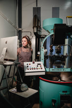 Load image into Gallery viewer, Manifest För Bättre Kaffe av Joanna Alm - Signerad Bok
